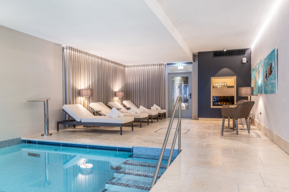 hotel-piscina